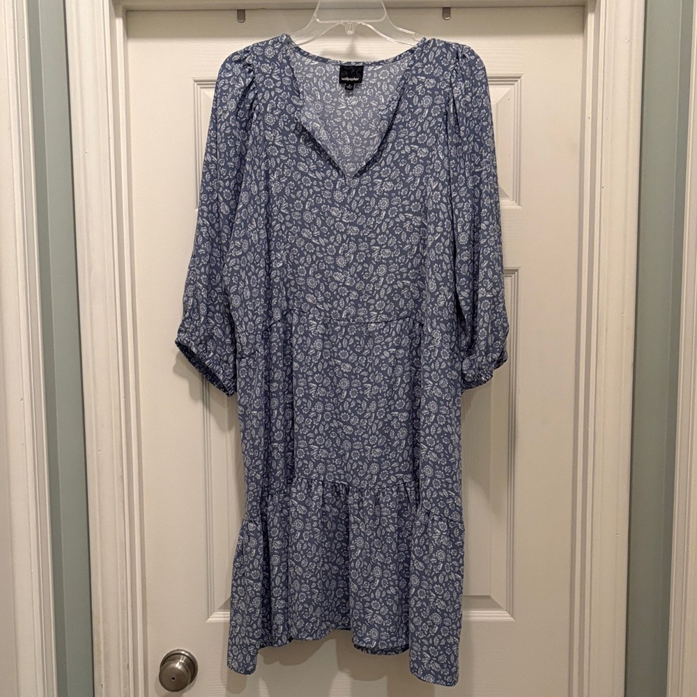 Wallpapher Light Blue and White Floral Print Top